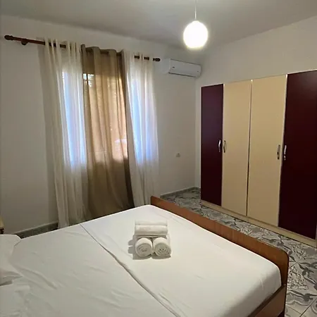 Apartment Luani's *