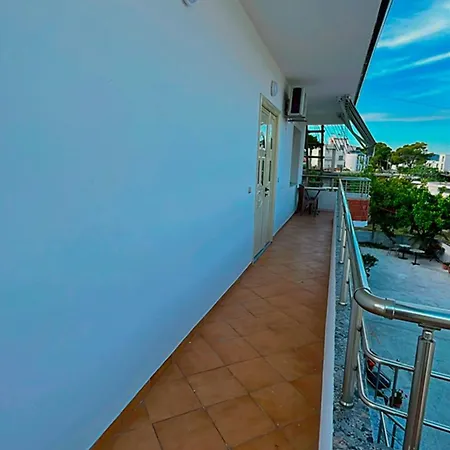 Apartment Luani's